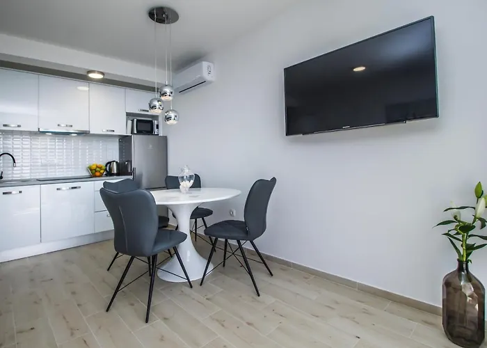Apartmani I Studio Big Hill