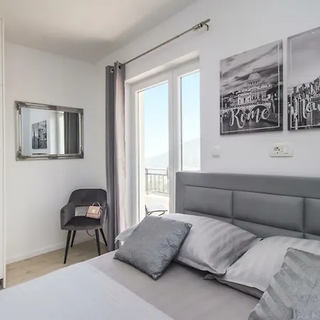 Apartmani I Studio Big Hill Makarska Exterior photo